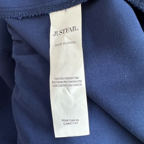 NWT Women’s Romper JUSTFAB Bell Sleeve Romper Navy Blue Rayon Romper - Picture 8 of 8